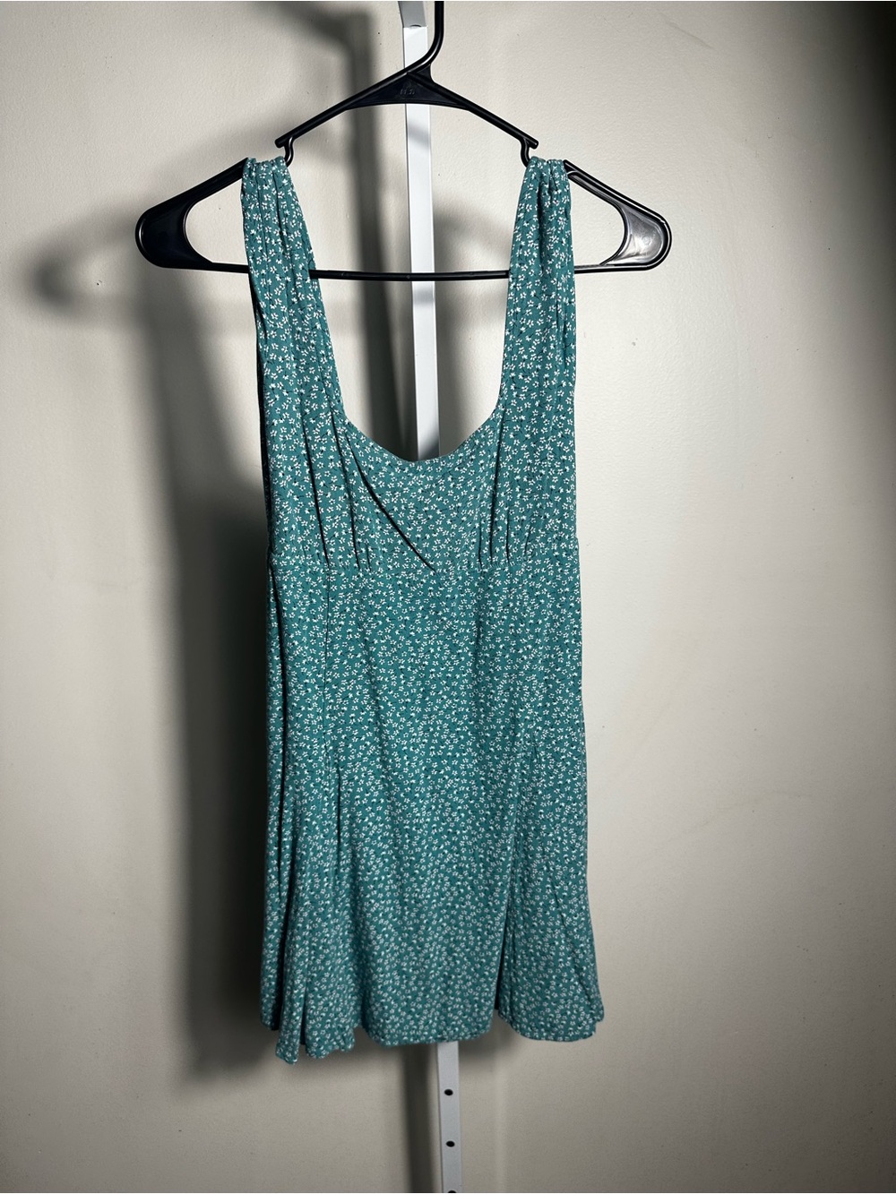 X397. American Eagle Outfitters Teal Floral mini dress